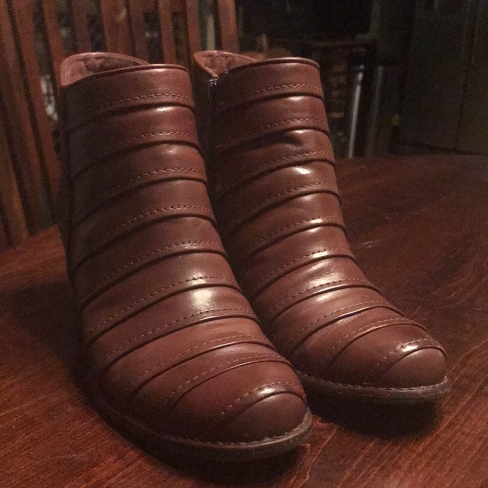 Elites by Walking Cradles EUC soft brown leather ankle boots sz 7M